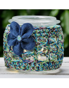 Umhäkelte Windlichter mit Jeansblumen - blau-grün