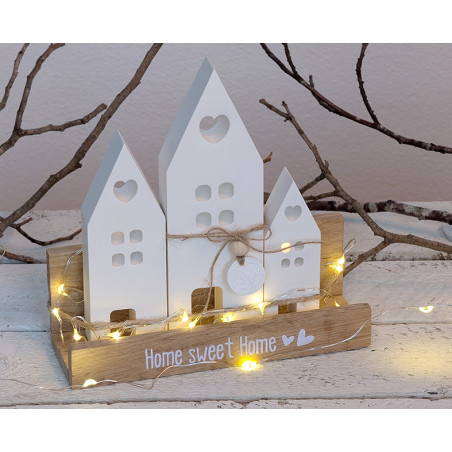 Häuser im 3er-Set auf Holztablett