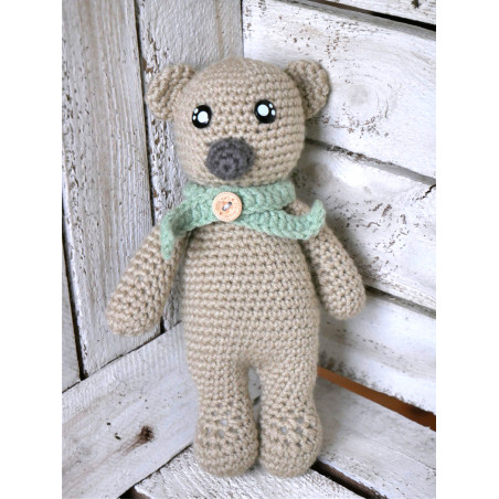 Kleiner gehäkelter Dekobär