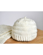 Handgestrickte Kinderwagen-Decke mit passendem Mützchen