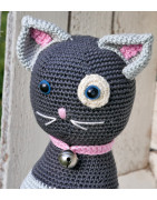 Große Häkelfigur - Katze Lucy